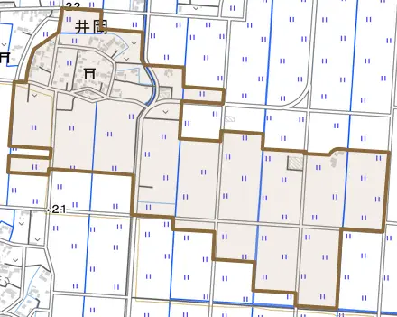 大字井岡とその周辺の地図。町の範囲を重ねている