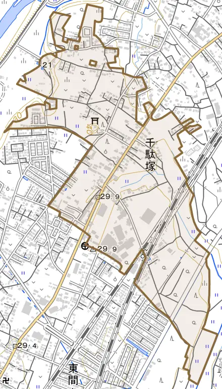 大字千駄塚とその周辺の地図。町の範囲を重ねている