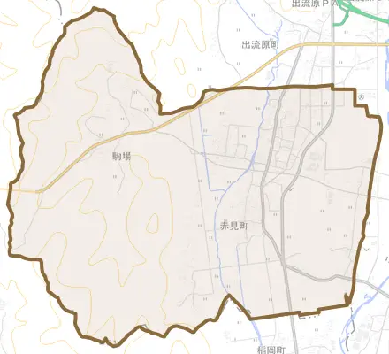 赤見町とその周辺の地図。町の範囲を重ねている