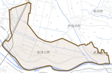 船津川町とその周辺の地図。町の範囲を重ねている