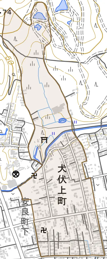 犬伏上町とその周辺の地図。町の範囲を重ねている