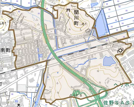 関川町とその周辺の地図。町の範囲を重ねている