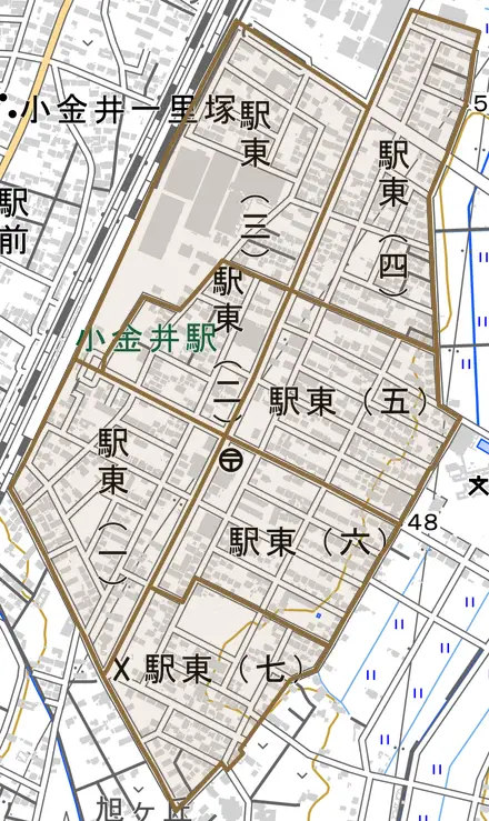駅東とその周辺の地図。町の範囲を重ねている