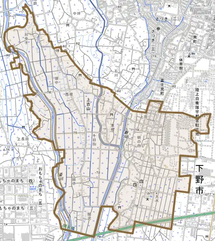 上古山とその周辺の地図。町の範囲を重ねている