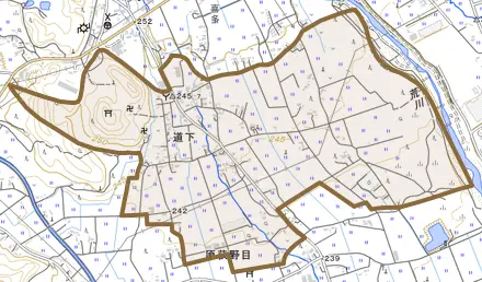 大字道下とその周辺の地図。町の範囲を重ねている