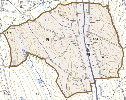 大字下柏崎とその周辺の地図。町の範囲を重ねている