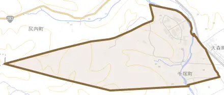 千塚町とその周辺の地図。町の範囲を重ねている