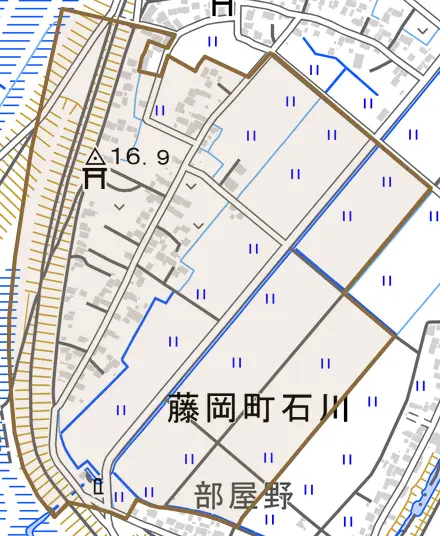 藤岡町石川とその周辺の地図。町の範囲を重ねている