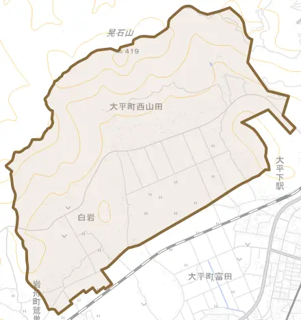 大平町西山田とその周辺の地図。町の範囲を重ねている