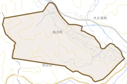 梅沢町とその周辺の地図。町の範囲を重ねている