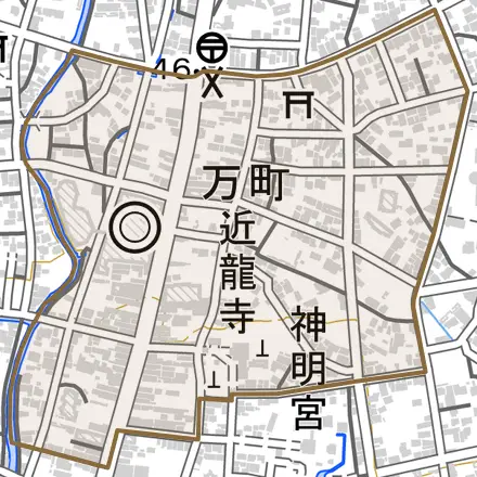 万町とその周辺の地図。町の範囲を重ねている