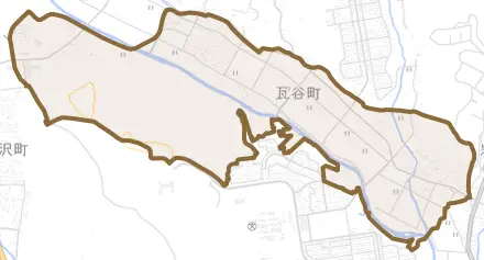 瓦谷町とその周辺の地図。町の範囲を重ねている