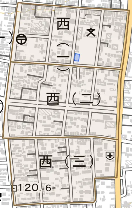 西とその周辺の地図。町の範囲を重ねている