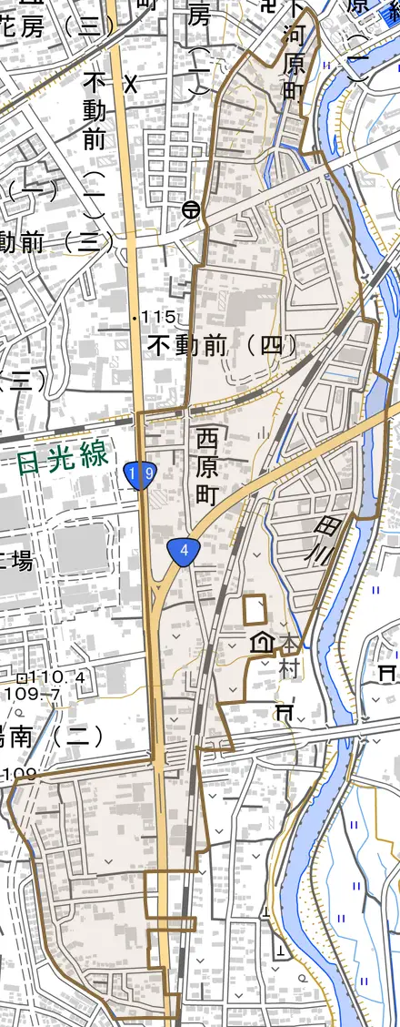 西原町とその周辺の地図。町の範囲を重ねている