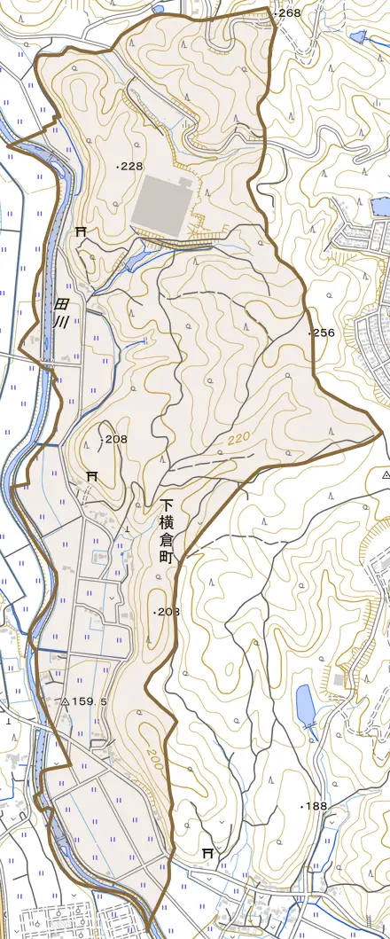 下横倉町とその周辺の地図。町の範囲を重ねている