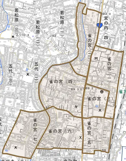雀の宮とその周辺の地図。町の範囲を重ねている