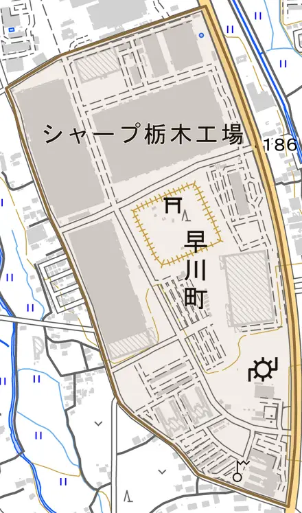 早川町とその周辺の地図。町の範囲を重ねている