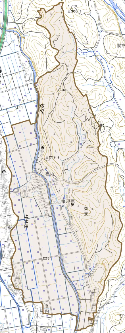 東泉とその周辺の地図。町の範囲を重ねている