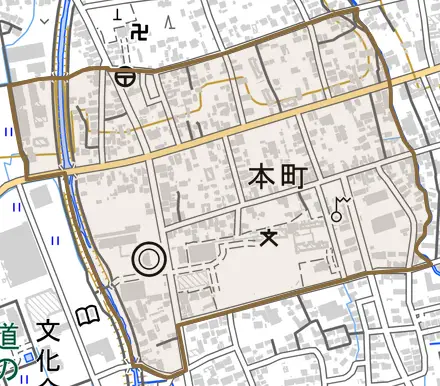 本町とその周辺の地図。町の範囲を重ねている