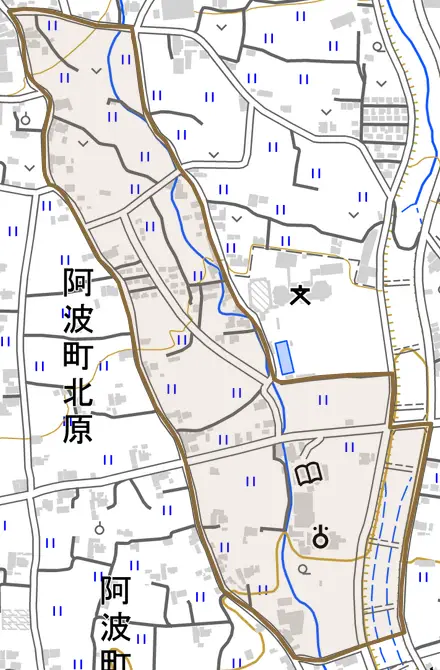 阿波町東原とその周辺の地図。町の範囲を重ねている