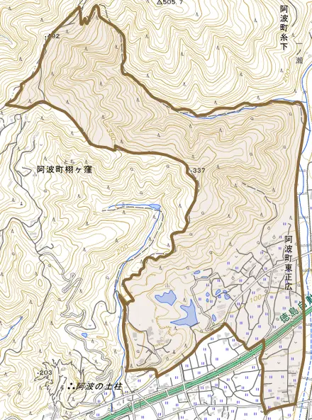 阿波町東正広とその周辺の地図。町の範囲を重ねている