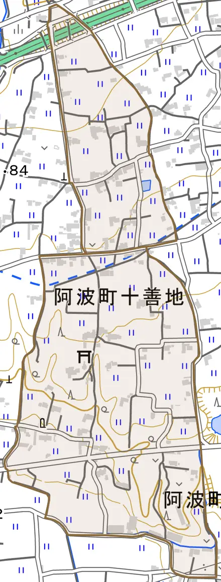 阿波町十善地とその周辺の地図。町の範囲を重ねている