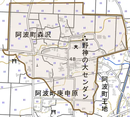 阿波町森沢とその周辺の地図。町の範囲を重ねている