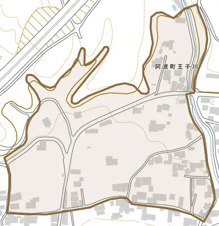 阿波町王子川とその周辺の地図。町の範囲を重ねている