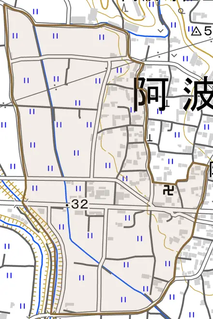阿波町高垣とその周辺の地図。町の範囲を重ねている