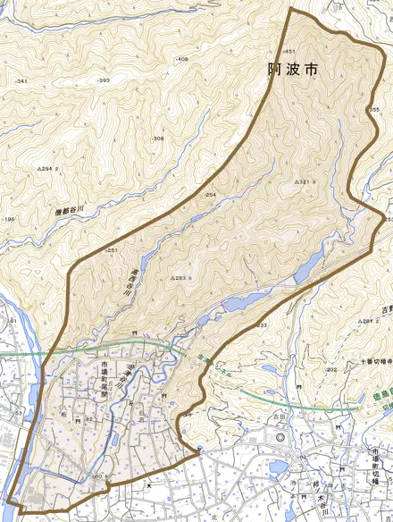 市場町尾開とその周辺の地図。町の範囲を重ねている