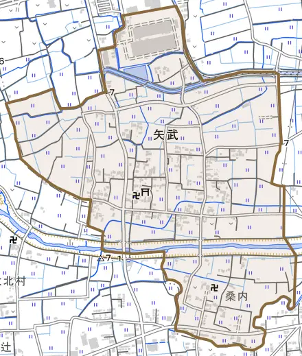 矢武とその周辺の地図。町の範囲を重ねている