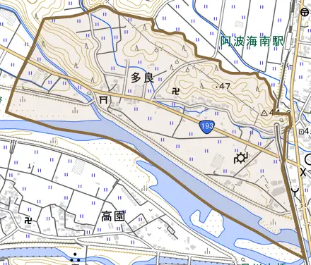 多良とその周辺の地図。町の範囲を重ねている