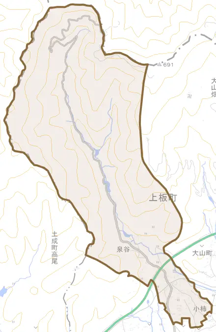 泉谷とその周辺の地図。町の範囲を重ねている