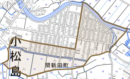 間新田町とその周辺の地図。町の範囲を重ねている
