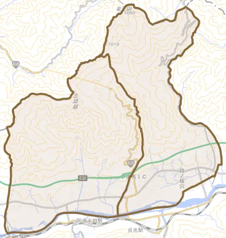 美馬町とその周辺の地図。町の範囲を重ねている