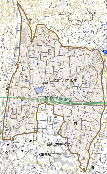 脇町大字北庄とその周辺の地図。町の範囲を重ねている