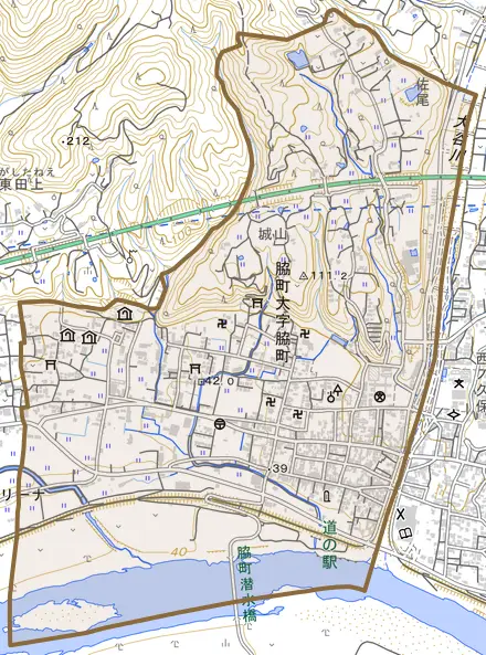 脇町大字脇町とその周辺の地図。町の範囲を重ねている