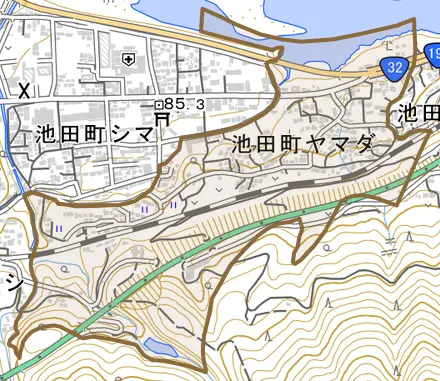 池田町ヤマダとその周辺の地図。町の範囲を重ねている