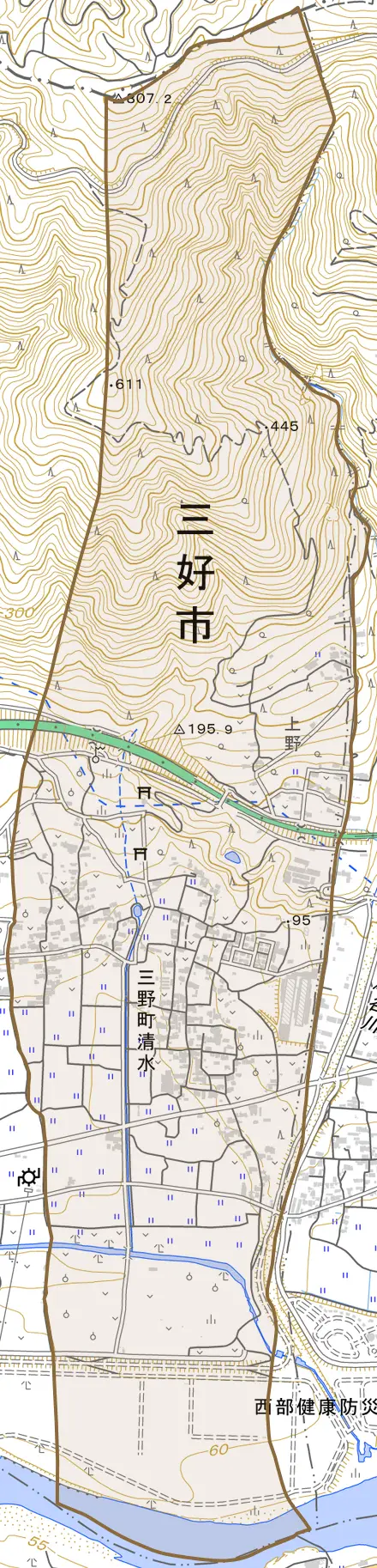 三野町清水とその周辺の地図。町の範囲を重ねている