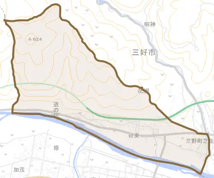 三野町太刀野とその周辺の地図。町の範囲を重ねている