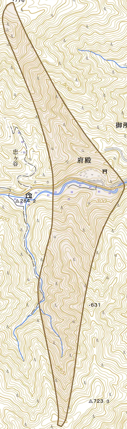 府殿とその周辺の地図。町の範囲を重ねている