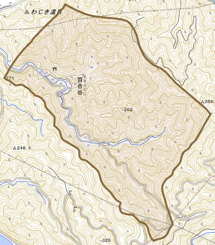 百合谷とその周辺の地図。町の範囲を重ねている