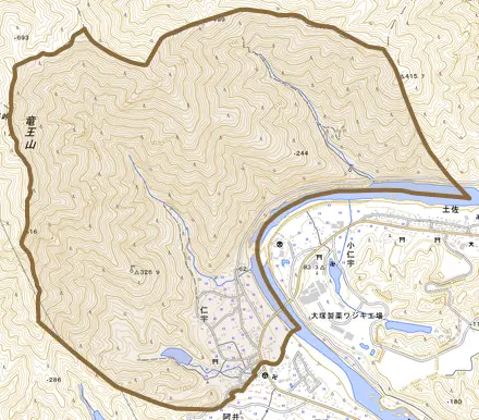 仁宇とその周辺の地図。町の範囲を重ねている