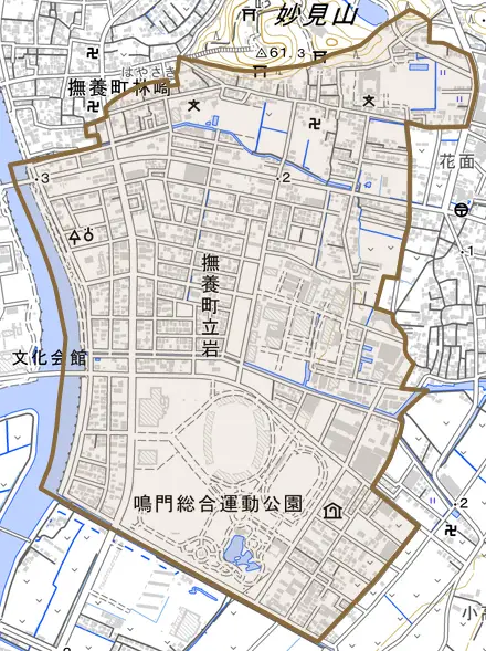 撫養町立岩とその周辺の地図。町の範囲を重ねている