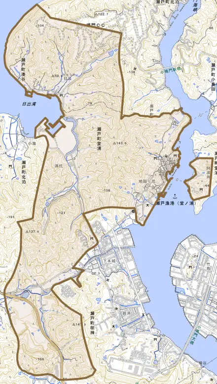 瀬戸町堂浦とその周辺の地図。町の範囲を重ねている