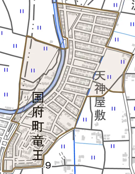 国府町竜王とその周辺の地図。町の範囲を重ねている