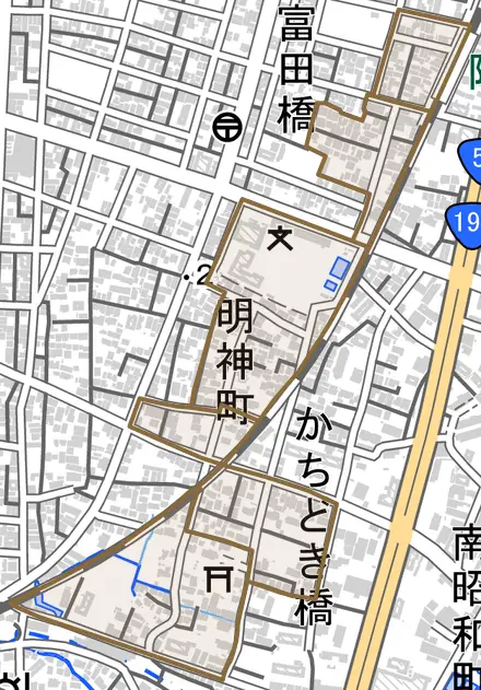 明神町とその周辺の地図。町の範囲を重ねている