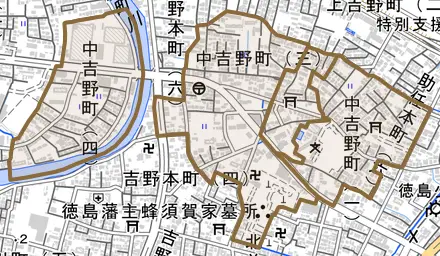 中吉野町とその周辺の地図。町の範囲を重ねている