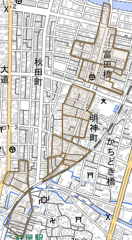 富田橋とその周辺の地図。町の範囲を重ねている