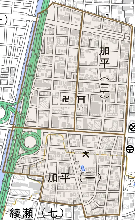 加平とその周辺の地図。町の範囲を重ねている